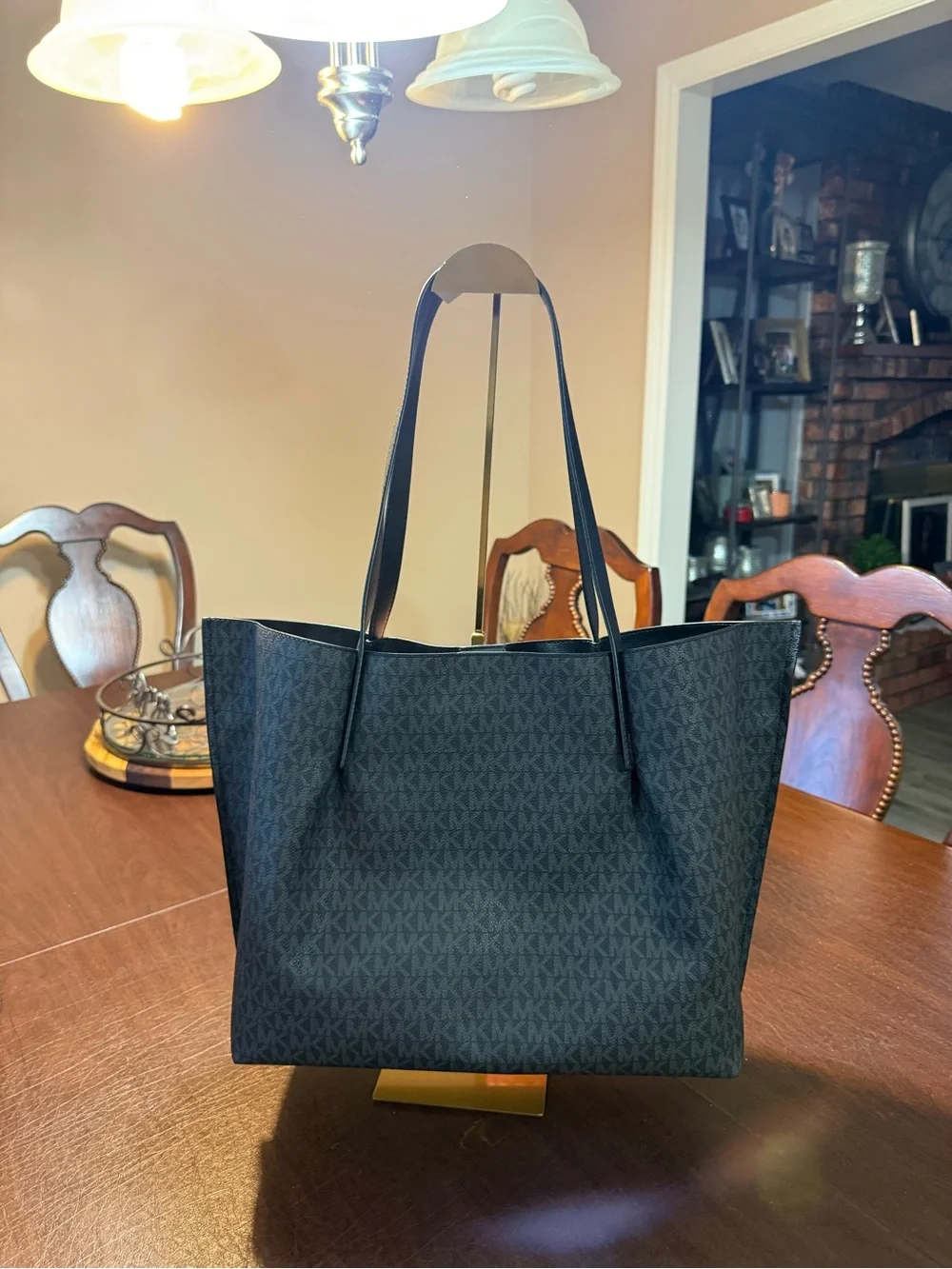 Michael Kors signature Emilia large black tote shoulder bag